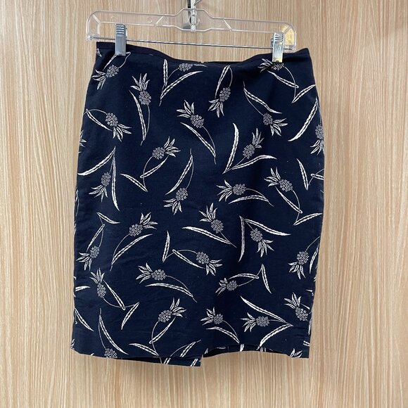 Ann Taylor Navy Floral Skirt Size 8P - Picture 1 of 4